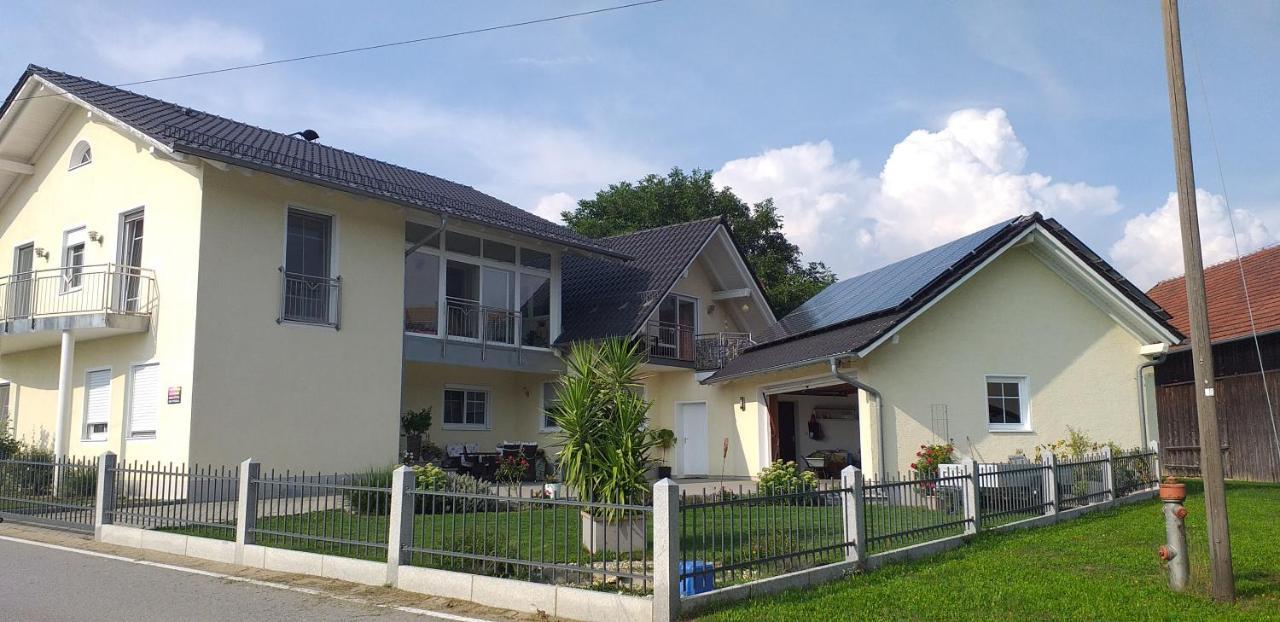 Appartamento Bei Den Geissens Aldersbach Esterno foto
